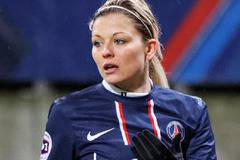 Снимки на неустоимата футболна звезда Laure Boulleau