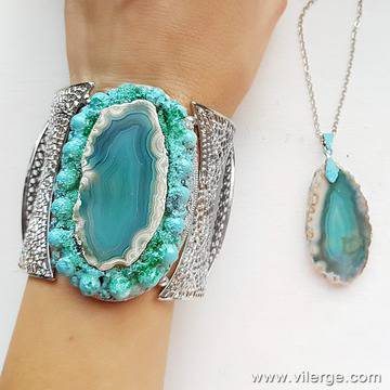 Подаръци с бижута за жени и Коледните празници