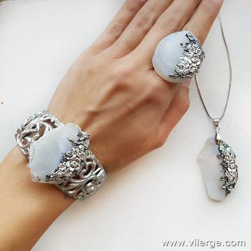 Оригинален Коледен подарък с бижута за жени