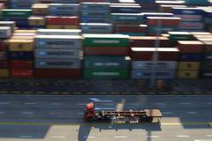 Търговското салдо на Еврозоната продължава да бъде положително през август 2017