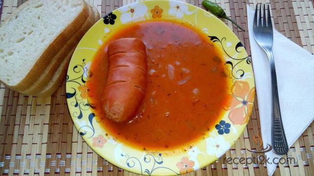 Пържен боб с наденица