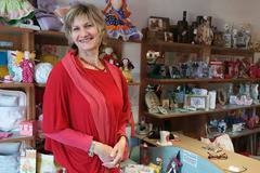 Подаръци от душа и сърце, изработени от сръчни ръце