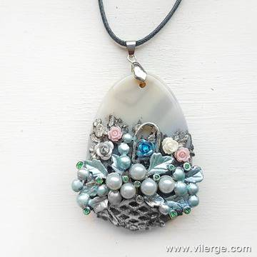 Красиви колиета и модни бижута за Коледа