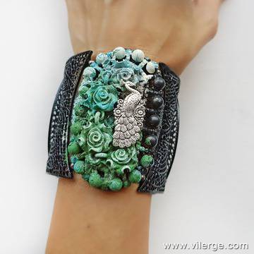 Идеи за луксозен Коледен подарък с бижута за жени