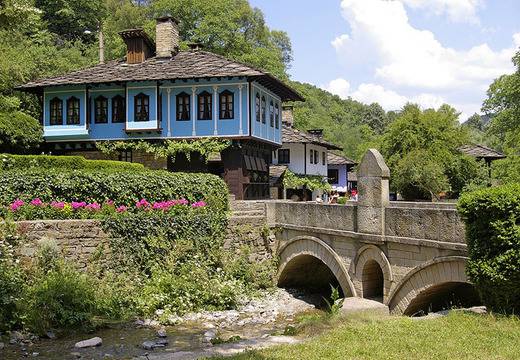 Архитектурно-етнографски комплекс „Етър“