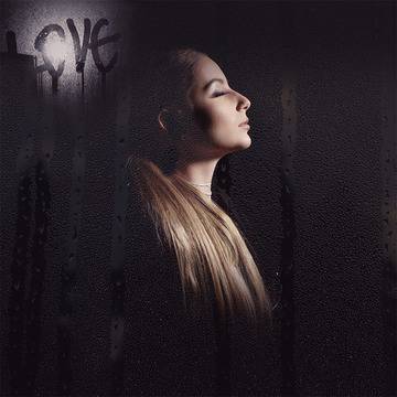 Михаела Маринова с нова песен