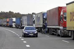 Километрична колона от тирове на ГКПП „Капитан Андреево“