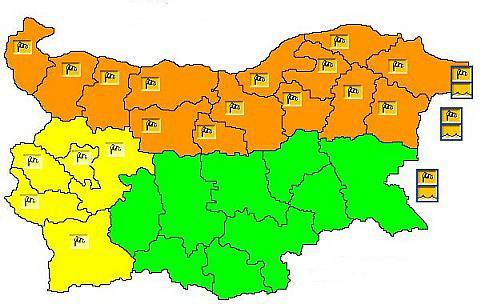 Днес оранжев код за силен вятър. Максималните температури ще са между 13° и 18°