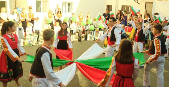 200 000 българчета живеят зад граница