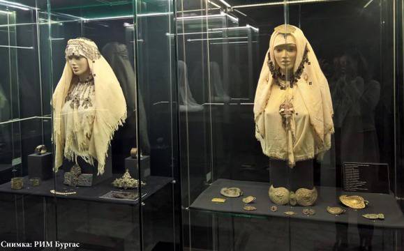 Показват красотата и блясъка на накитите през вековете в Археологическия музей