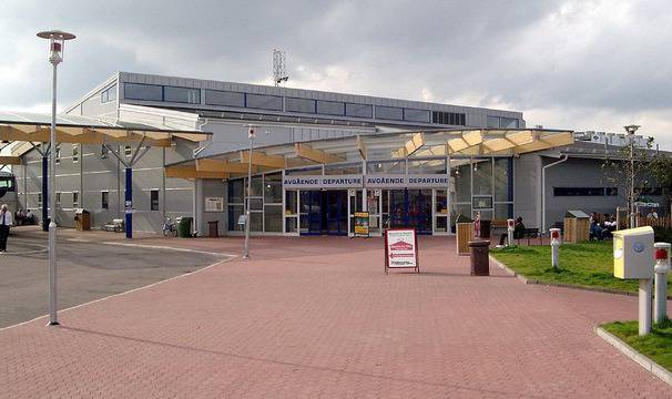 Летище Стокхолм Скавща е евакуирано след бомбена заплаха