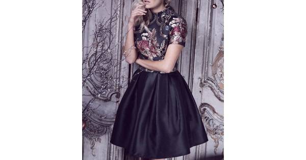 Елегантна Черна Рокля Сатен Бюстие Жакард