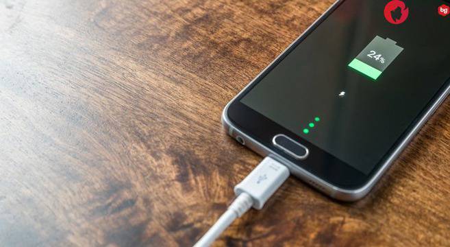 Супер трик! Ето как батерията на телефона ви да издържа по 4 дена!