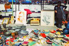 Той всяка седмица си купува вехтории от битака и ги колекционира, но дори не подозираше на какво се е натъкнал!