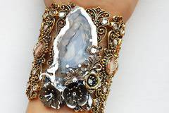 Коледен подарък с бижута за жени и късмет