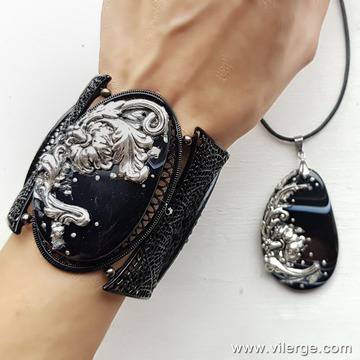 Топ подарък за Коледа с он-лайн бижута за жени