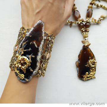 Коледни късмети и подаръци с бижута за жени