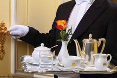 В навечерието на зимния сезон, туризмът отново страда от недостиг на кадри