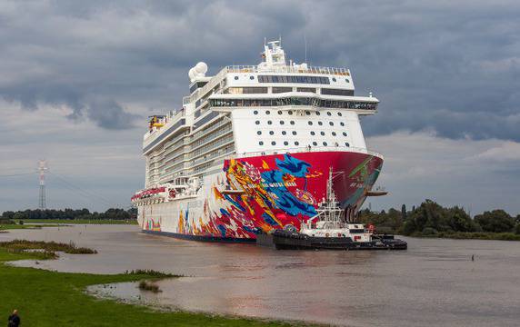 Ревю на страхотния круизен кораб Genting Dream