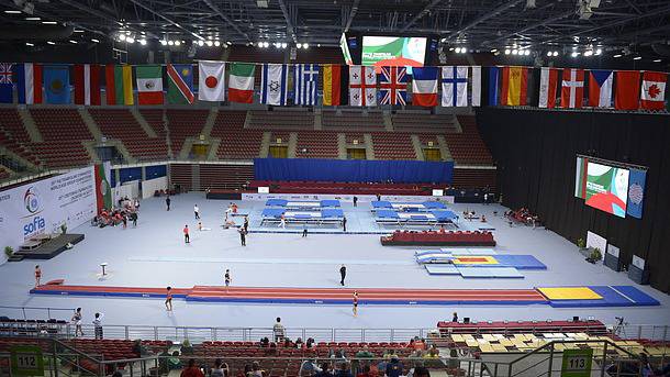 Министър Кралев открива Световното първенство по скокове на батут