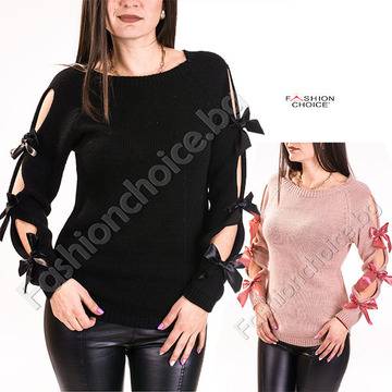 Оригинален дамски пуловер със закачливи панделки по ръкавите