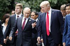 Путин и Тръмп разговаряха на крак във Виетнам за Сирия