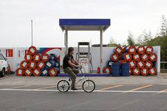 ОПЕК повиши прогнозата си за световното търсене на петрол през 2017 г.