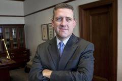 Федералният резерв на САЩ трябва да запази лихвените проценти на сегашните си нива