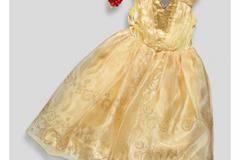 Невероятна рокля на Бел от Красавицата и Звяра с аксесоар за ръката и обръч