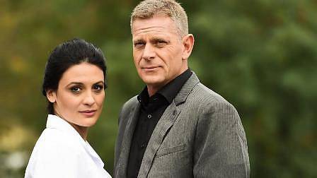 Доц. Банков и д-р Огнянова от „Откраднат живот“ въртят любов и извън екрана