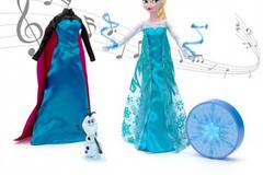 Невероятен оригинален Disney комплект пееща кукла Елза от Замръзналото кралство и аксесоари