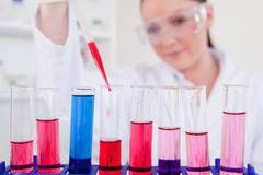 Разликата между вирусни и бактериални инфекции