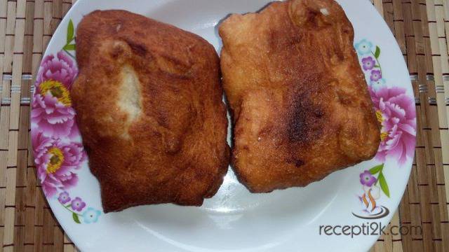 Пълнени мекици със сирене