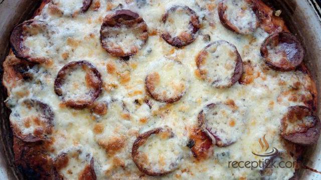 Домашна пица със салам