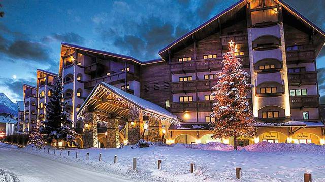 Кемпински Хотел Гранд Арена Банско грабна отново наградата за „Най-добрият ски хотел на България”