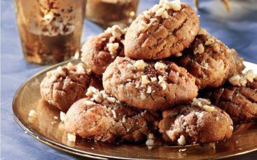 Меломакароно: Медени бисквити с орехи