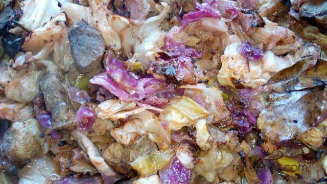 Кисело зеле със свинско на фурна