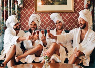 Момчета пресъздават СНИМКИ на момичета в социалните мрежи