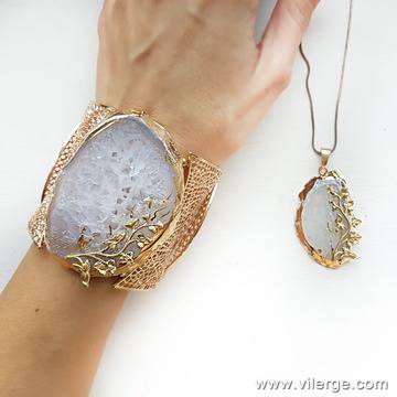 Поръчай он-лайн Коледен подарък с бижута за жени