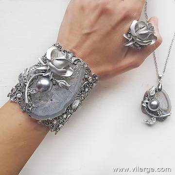 Избери он-лайн и подари луксозни бижу на любимата жена