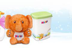 Спечелете плюшени играчки и бебешка козметика от Коледния календар на Hipp