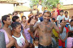 Нова гавра с България: От 1 януари 2018 циганите ще получават безусловен доход от 453 лв!