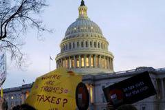 Повечето американци смятат, че данъчната реформа ще бъде от полза за богатите