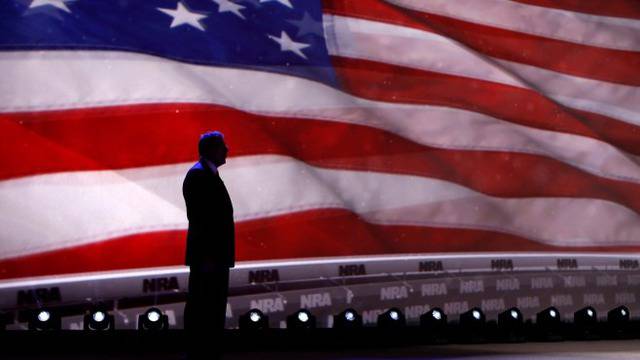 САЩ моve да спрe поради бюджетната драма