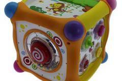 Интерактивен куб M-Toys, Пееща, Многоцветна