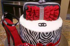 Идеи за Празнични Торти Шанел