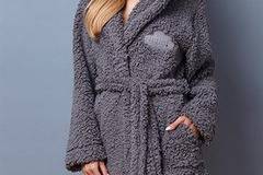 Дамски халат Hello