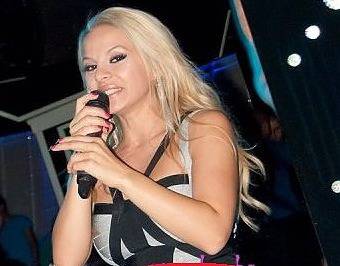 Деси Слава стана майка