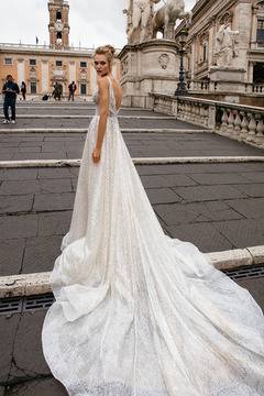 Тенденции при булчинските рокли 2018 от Bridal Fashion