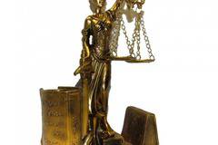 Статуетка – аксесоар за бюро Темида – богинята на правосъдието и закона